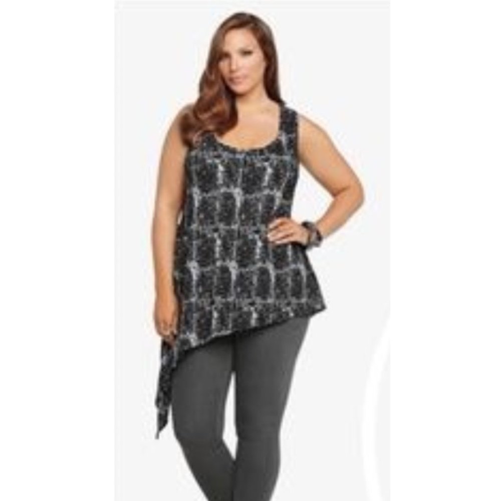 Torrid Asymmetrical Abstract Print Tank 1X